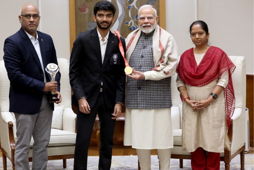 ভাৰতীয় গ্ৰেণ্ডমাষ্টাৰ ডি গুকেশক সাক্ষাৎ প্ৰধানমন্ত্ৰী মোদীৰ