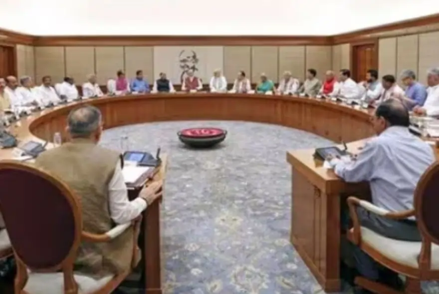 নতুন আয়কৰ বিধেয়কে লাভ কৰিলে কেবিনেটৰ অনুমোদন...৬০ বছৰীয়া আইনখনৰ হ’ব বৃহৎ পৰিৱৰ্তন
