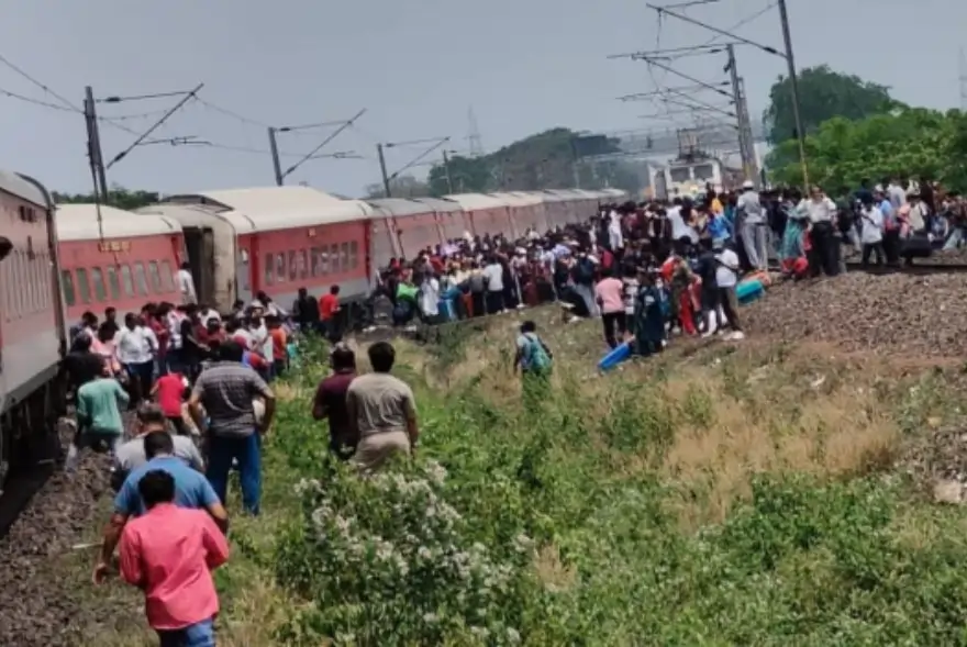 গুৱাহাটী অভিমুখী কামাখ্যা এক্সপ্ৰেছ লাইনচ্যুত