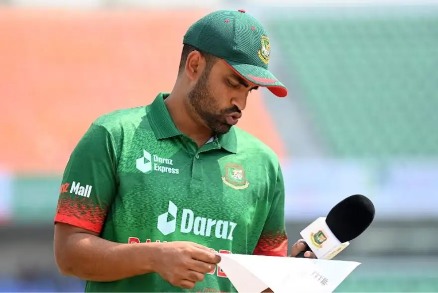 খেলপথাৰতে স্বাস্থ্যৰ অৱনতি ঘটিল এইগৰাকী তাৰকা ক্ৰিকেটাৰৰ...