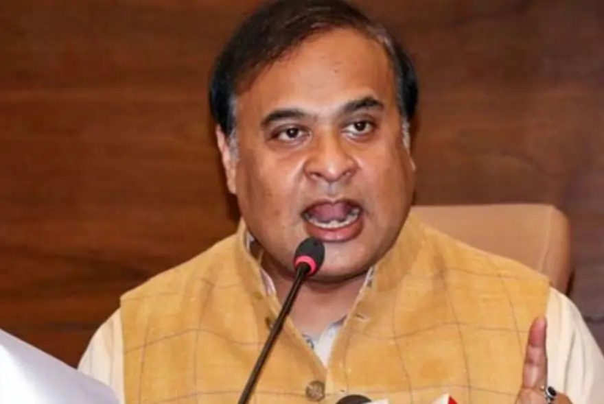 মহম্মদ ইউনুছক উভতি ধৰিলে হিমন্ত বিশ্বই