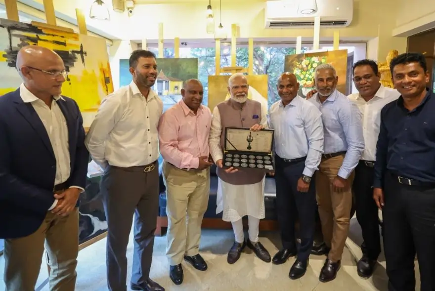 ১৯৯৬ চনৰ বিশ্বকাপত বিজয়ী ক্ৰিকেট দলক সাক্ষাৎ প্ৰধানমন্ত্ৰী মোদীৰ