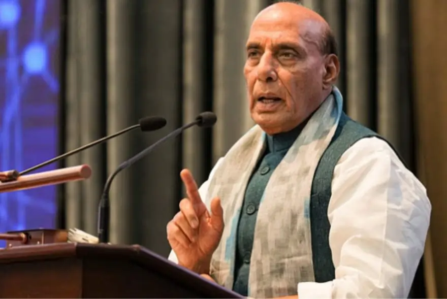 'পাকিস্তানে সন্ত্ৰাসবাদৰ বৃহৎ মূল্য পৰিশোধ কৰিব লাগিব’... ৰাজনাথ সিঙৰ গৰ্জন