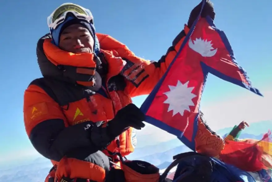 ৩১ বাৰকৈ জয় কৰিলে মাউণ্ট এভাৰেষ্ট...