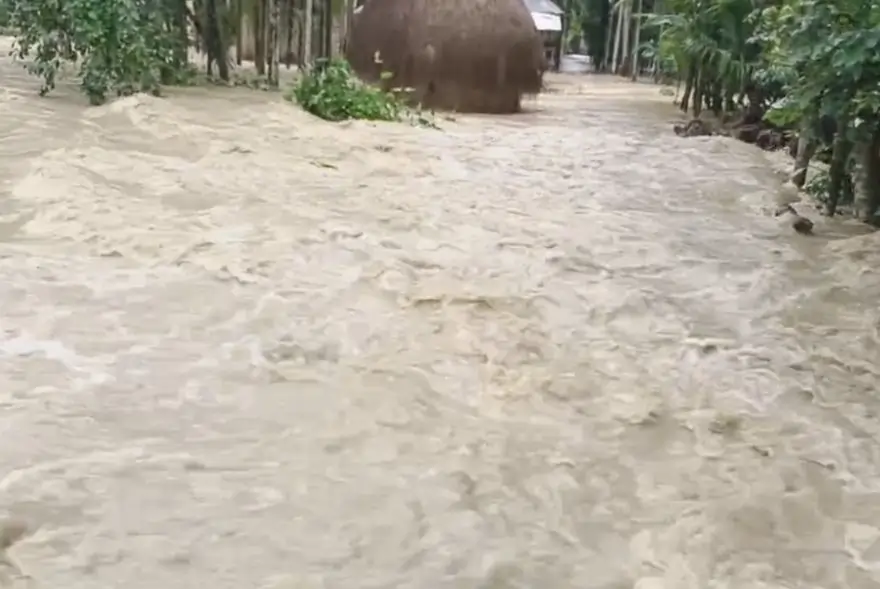 অধিক ভয়াৱহ হৈ পৰিছে উত্তৰ-পূবৰ বান পৰিস্থিতি