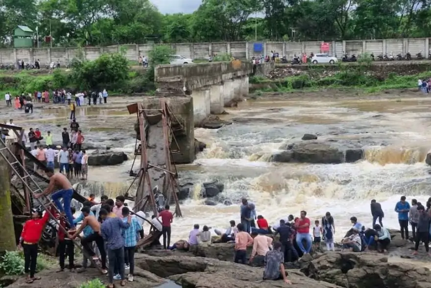 পুনে