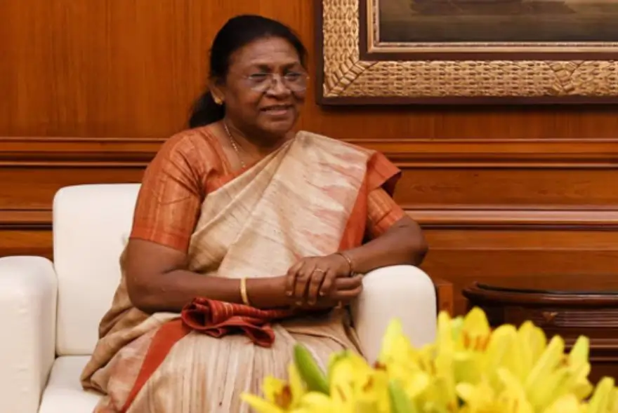 ৰাজ্যসভালৈ চাৰিজনক মনোনীত ৰাষ্ট্ৰপতি দ্ৰৌপদী মুৰ্মুৰ...