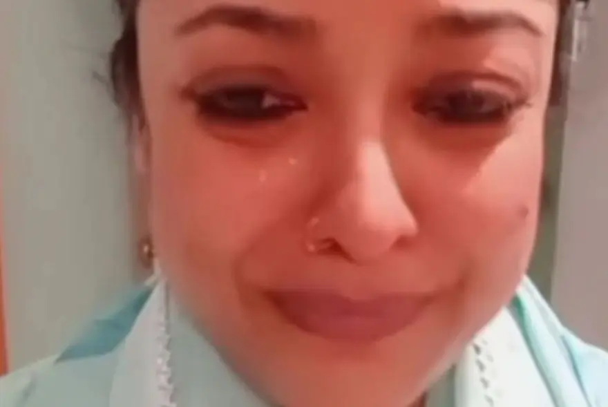 কান্দি কান্দি এটা ভিডিঅ' শ্বেয়াৰ কৰিলে অভিনেত্ৰী তনুশ্ৰী দত্তাই