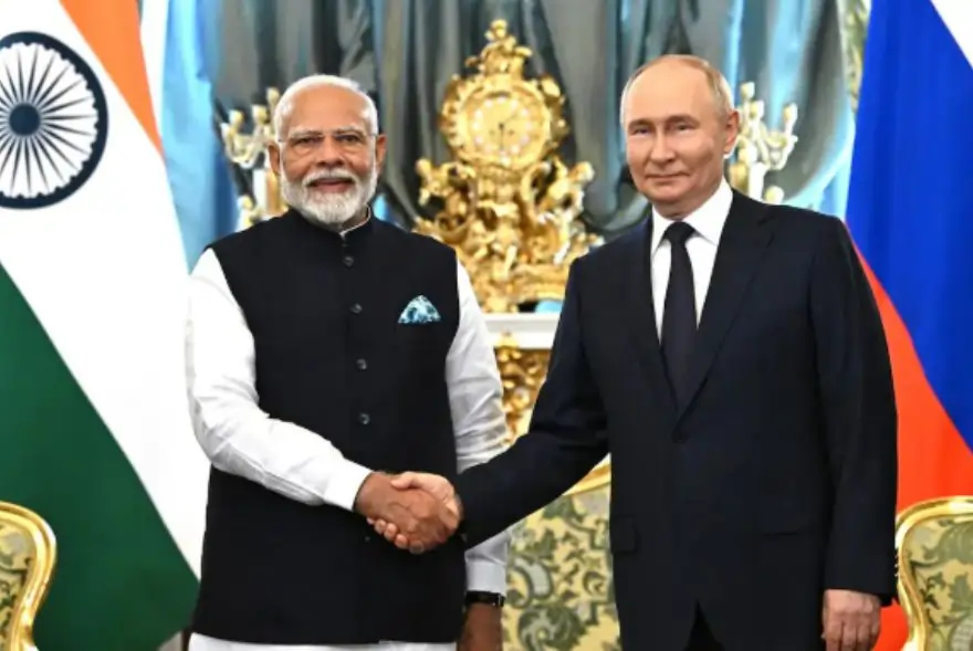 প্ৰধানমন্ত্ৰী মোদীক ফোন ৰাছিয়াৰ ৰাষ্ট্ৰপতি পুটিনৰ