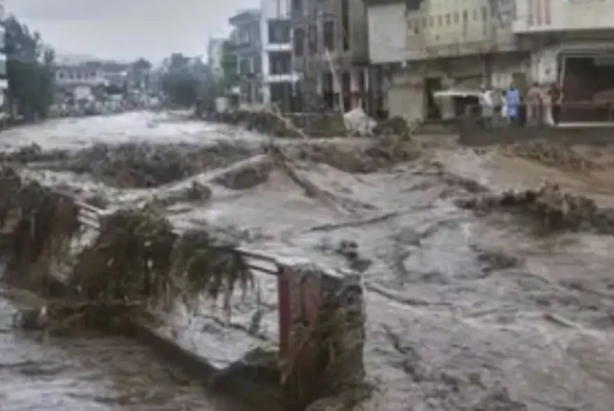 পাকিস্তানত প্ৰকৃতিৰ বিভীষিকা