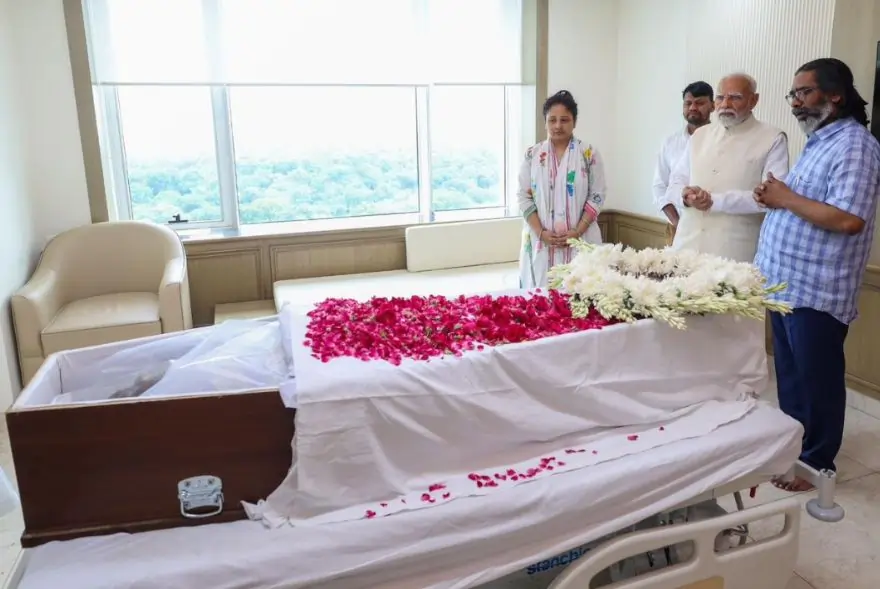 চিকিৎসালয়লৈ গৈ শিবু ছোৰেনক শ্ৰদ্ধাঞ্জলি জনালে প্ৰধানমন্ত্ৰী মোদীয়ে