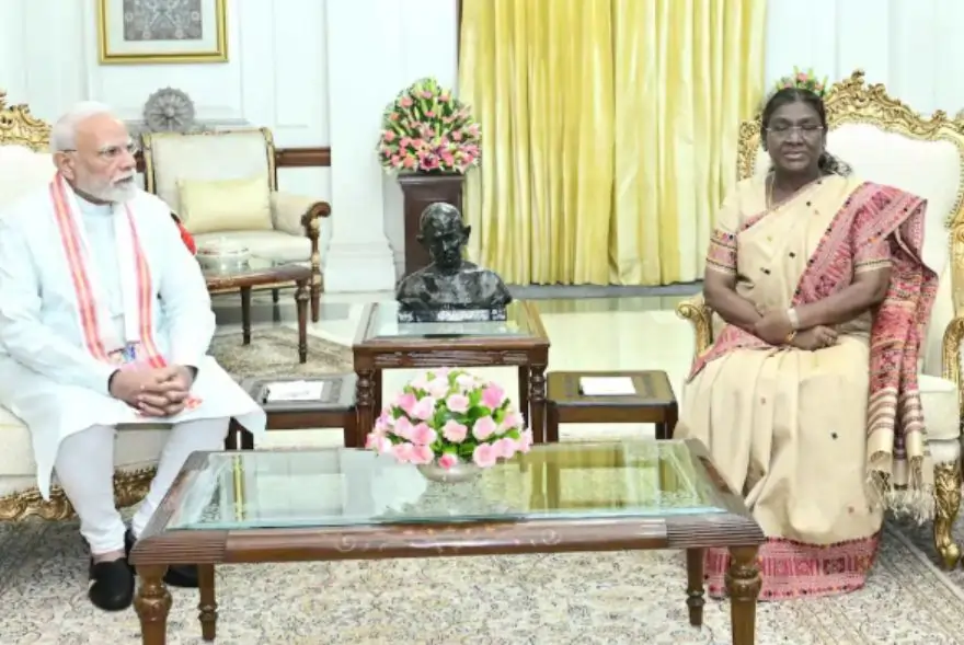 ৰাষ্ট্ৰপতি দ্ৰৌপদী মুৰ্মুক সাক্ষাৎ প্ৰধানমন্ত্ৰী মোদীৰ…