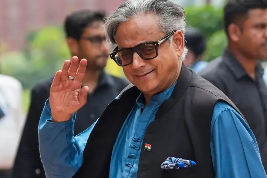 শশী থাৰুৰ