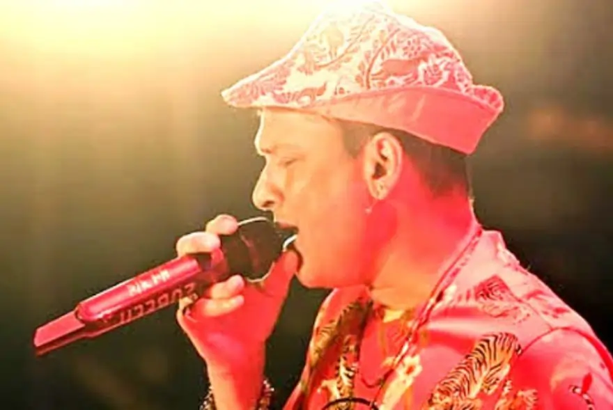 -দিল্লী বিমান বন্দৰত উপস্থিত জুবিন গাৰ্গক লৈ অনা বিমান